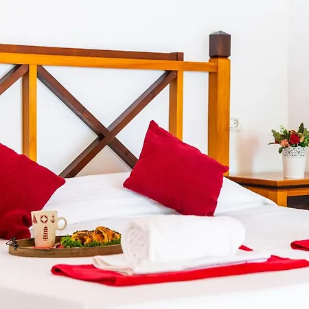 Διαμέρισμα 102 Bright With Pool View