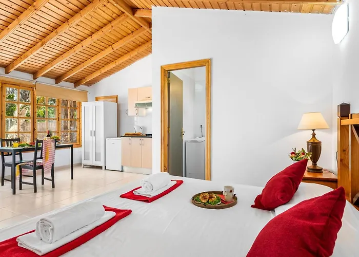 102 Bright With Pool View Апартаменты